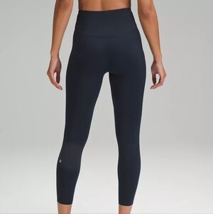 Lululemon base pace High Rise 25” leggings size 6
